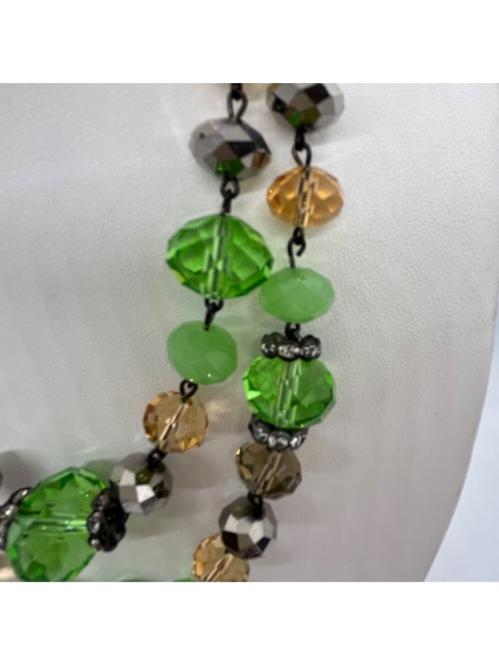 Vintage Crown Trifari Green Glass Bead Multi-Strand Necklace With Rhinestone Acc - Picture 5 of 15